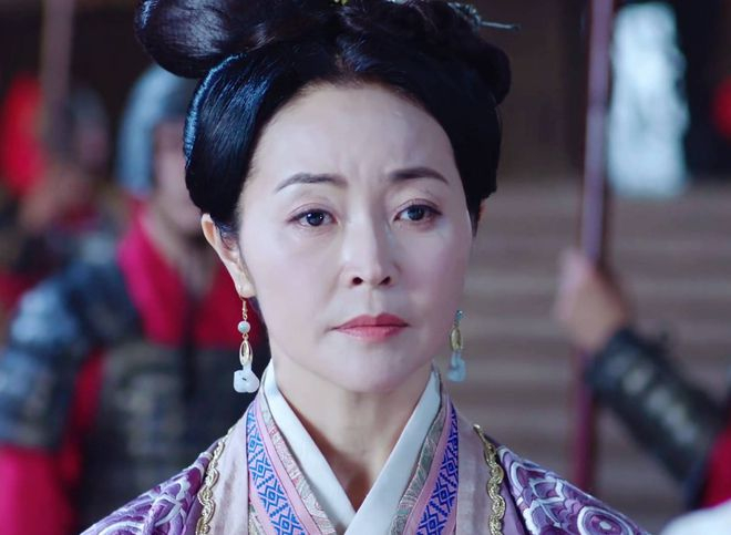 当日,年近不惑的唐德宗在群臣的陪同下,到含元殿上了三炷香