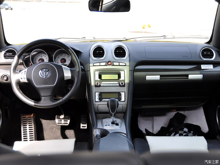 中华酷宝这款车无论是外观,内饰,操控还是动力都相较于美人豹明显上了