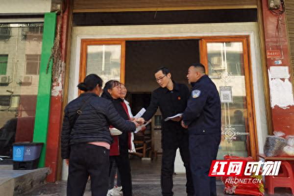 芷江法院人民法庭普法忙助推營商環境持續向好