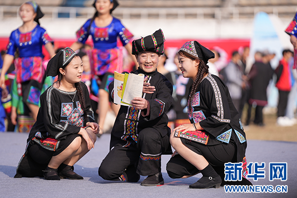 少数民族文化演出。新华网发（李儒鑫 摄）