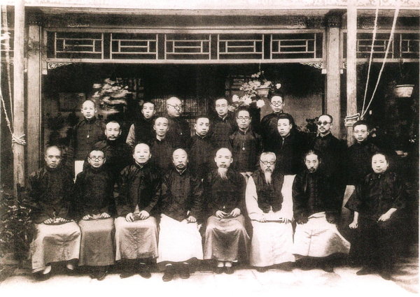 1920年夏，中国画学研究会主要成员于中山公园合影