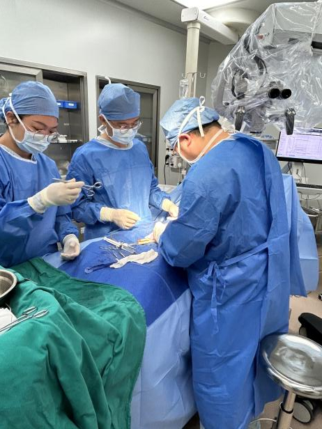 丁丁"骨折"!周末,他冲进诊室求救