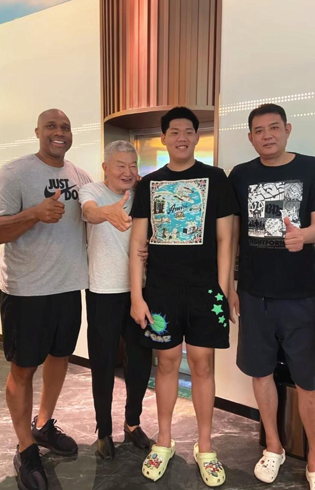 巩晓彬儿子师从伊巴卡!