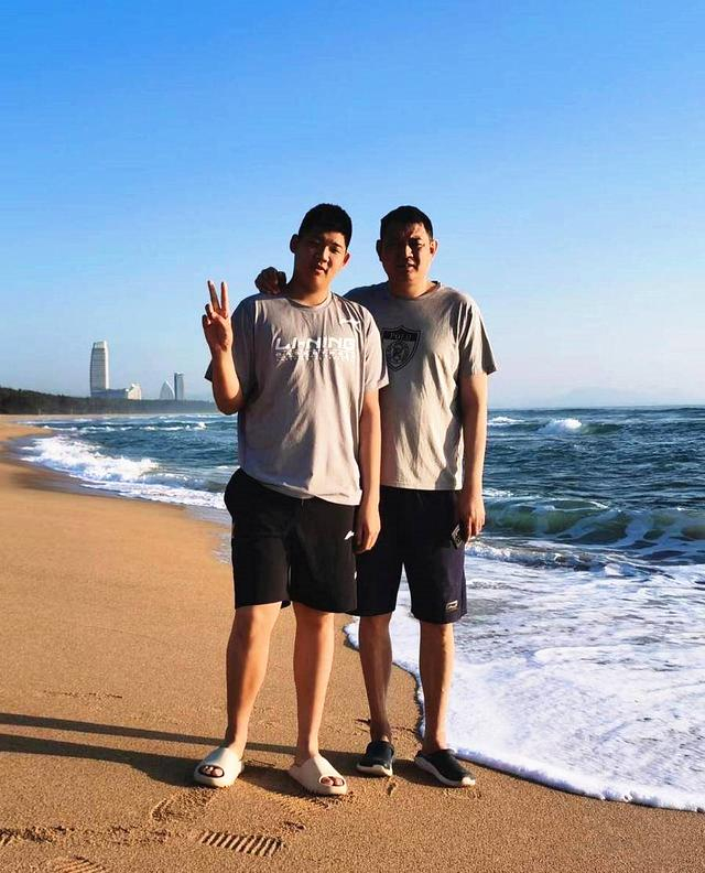 巩晓彬儿子师从伊巴卡!