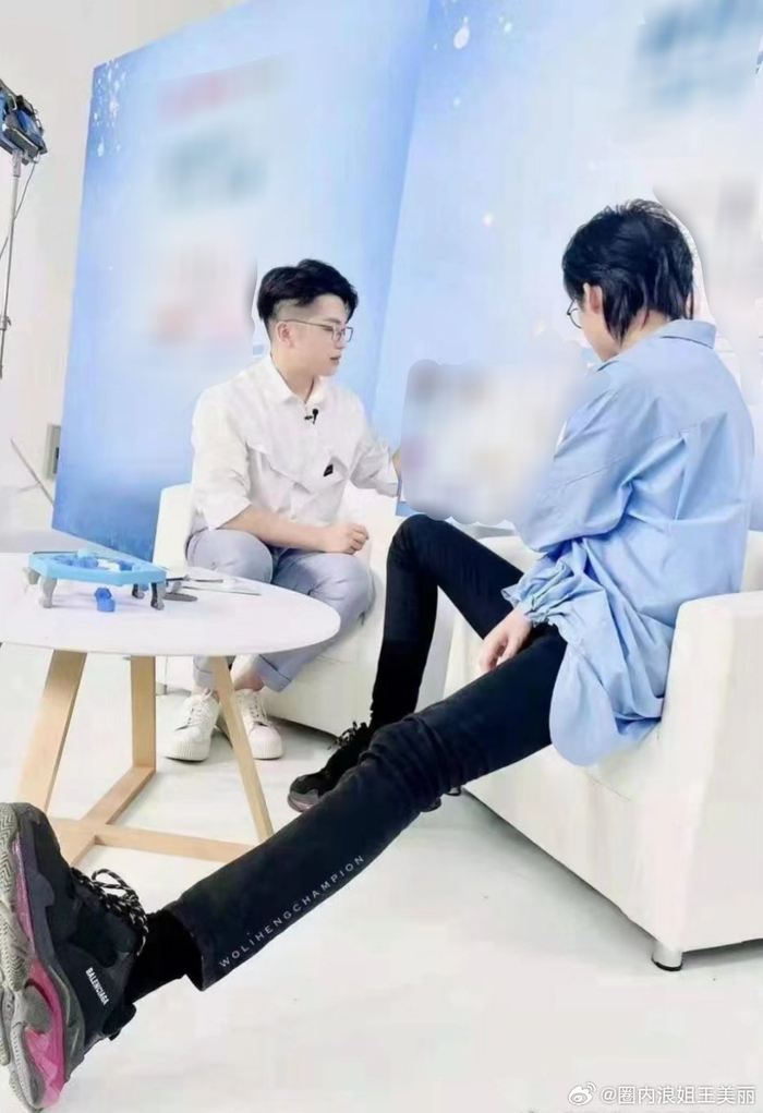 刘宇宁的腿粉过年啦!这条腿长的过于壮观了吧!