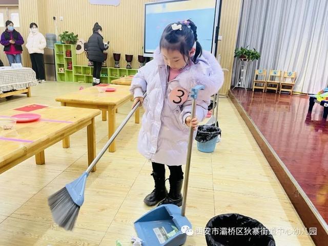 灞橋區狄寨中心園幼兒自理能力大賽