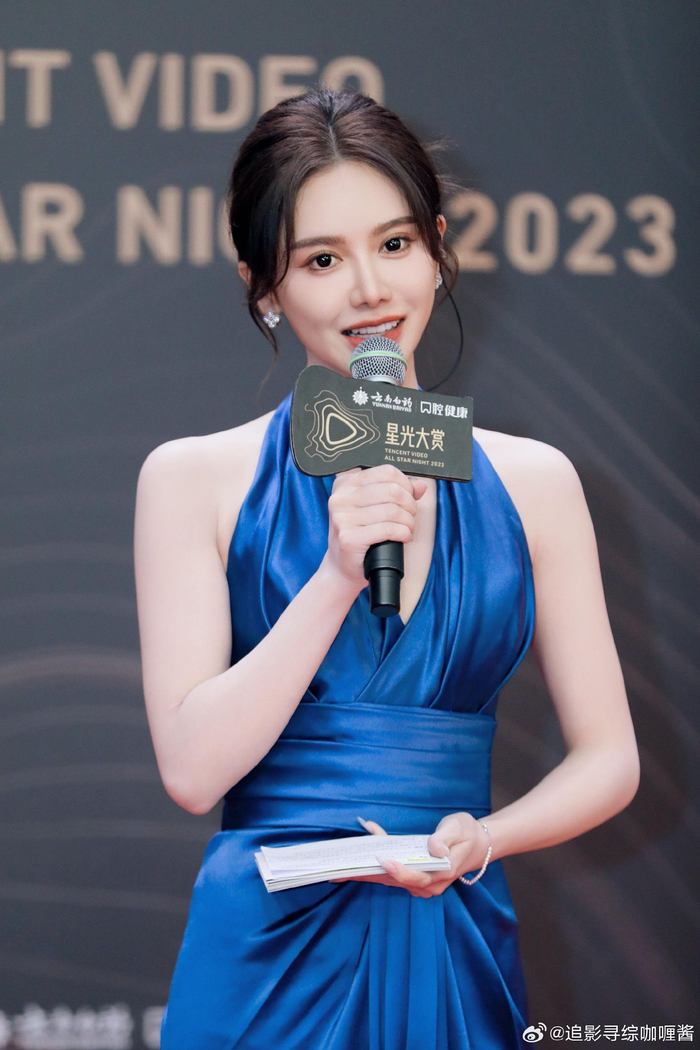 没想到在星光大赏看到了美娜主持诶……|星光大赏_新浪新闻
