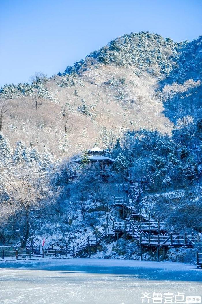 观雾山雪景图片