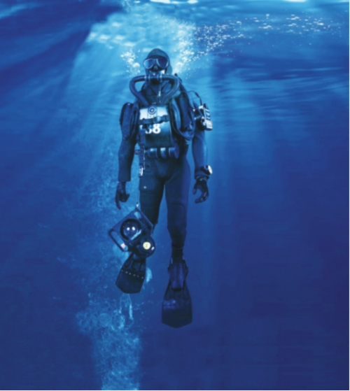 美军打捞鱼鹰的潜水员失踪!潜水为啥这么危险?