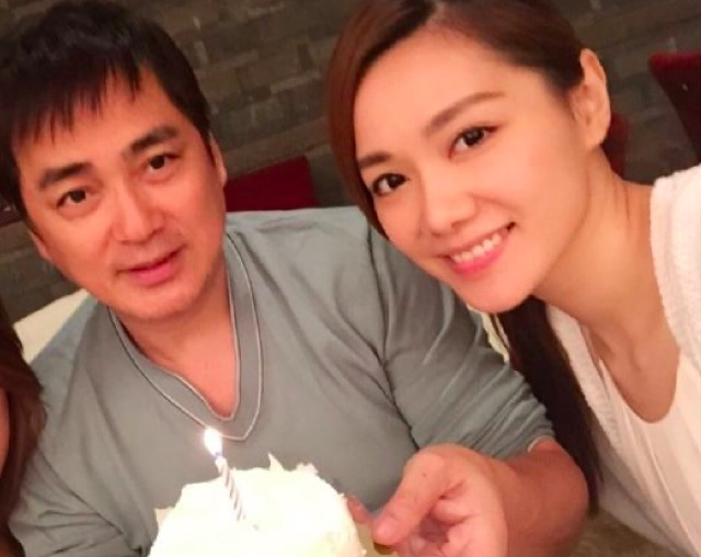 汤镇宗、汤洛雯父女合照。图源网络