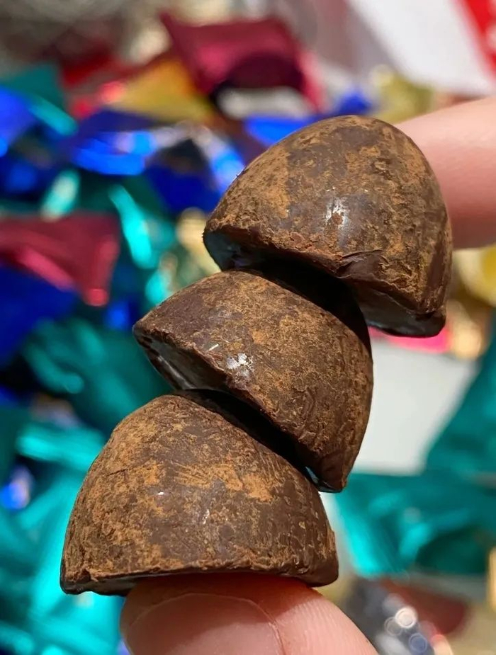 美味松露巧克力,浓郁可可,每一口都丝滑香醇!