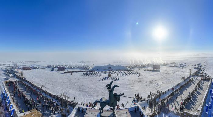 逾萬名中外遊客前來感受呼倫貝爾大雪原的冰雪魅力.