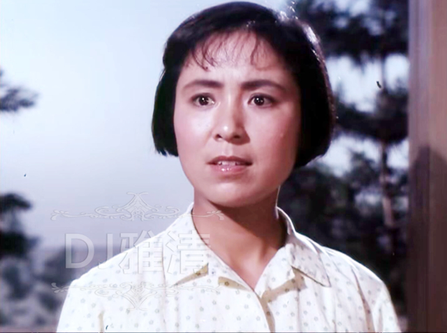 可是通过洪融能有份参演重点影片《年青的一代》,我们就可以看出,她在