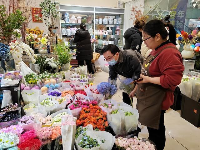 年末鄭州花卉市場春意盎然