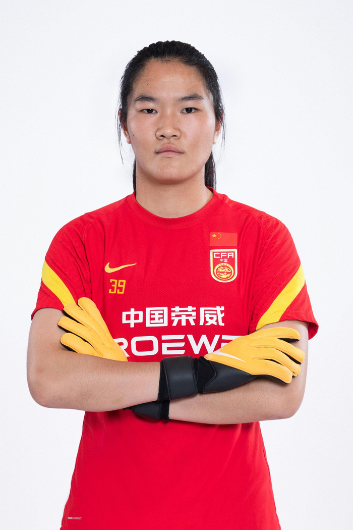 中国女足18岁门将潘红艳在今年的“三大赛”中均未获得出场机会，成了特殊的“旁观者”。  图/IC PHOTO