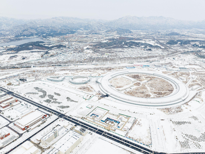 2023年12月，雪后的怀柔科学城。张文超 摄