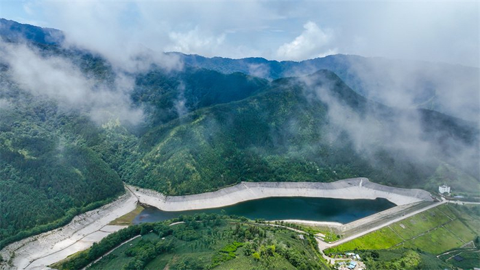 云南屏边红旗水库美到极致的湖光秘境