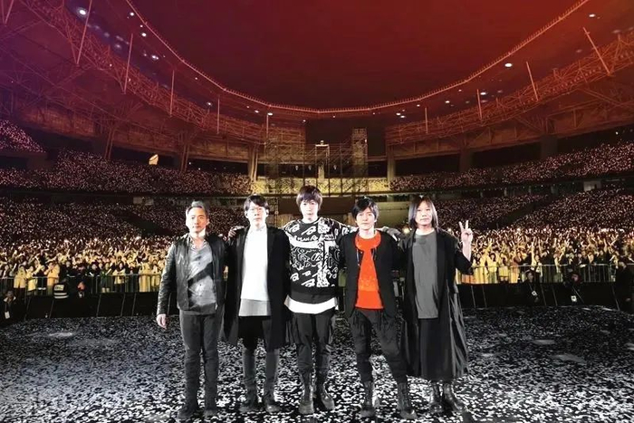 五月天演出现场粉丝众多