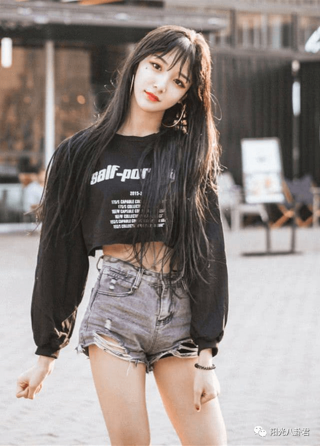 网红艾比疑公开恋情,2年前完成变性手术,男方是中非混血运动员|艾比