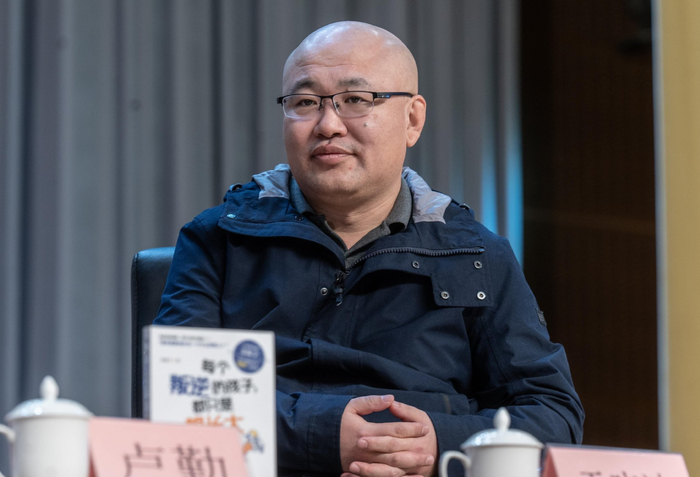 姜振宇出新书《每个叛逆的孩子,都只是想长大》|姜振宇|青春期_新浪新