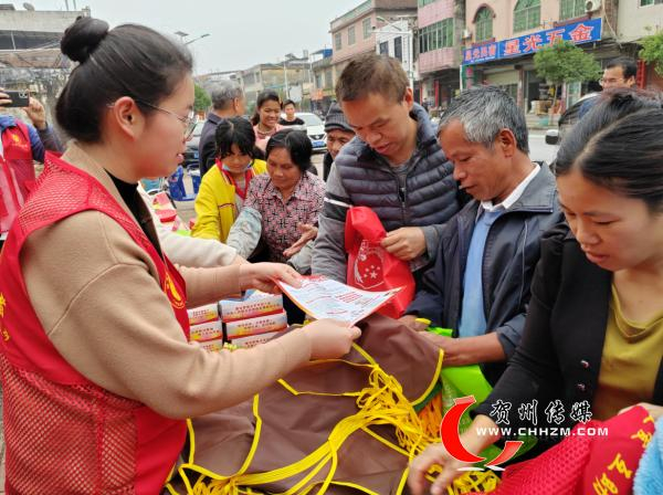 八步区灵峰镇:筑牢"扫黄打非"防线 营造清朗文化环境|扫黄打非_新浪