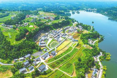 俯瞰南江县长赤镇龙泉村华润希望乡村。