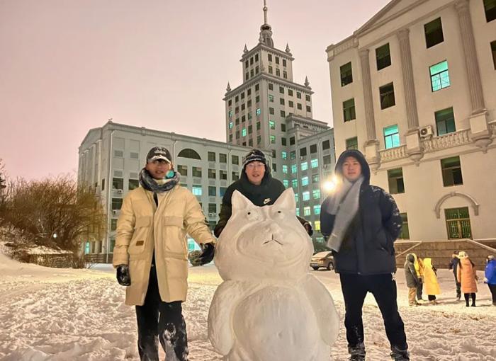 威海大白雪人图片