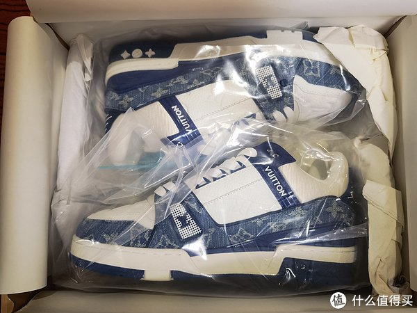 9千多一双的 LV Trainer系列板鞋,值不值?|路易威登(Louis Vuitton)|酩悦轩尼诗帝亚吉欧|牛仔|鞋子|价格_新浪新闻
