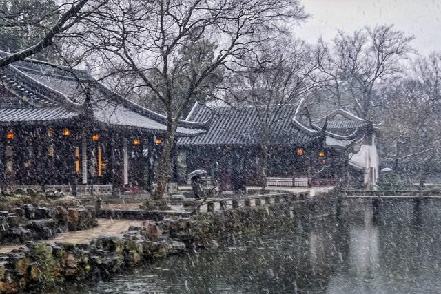 苏州拙政园雪景图片