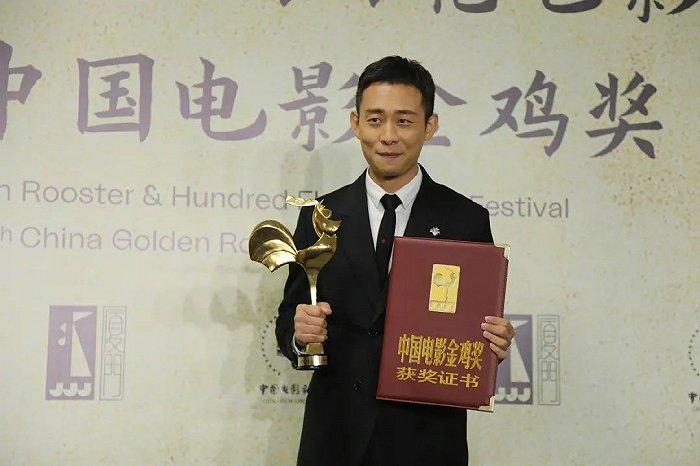 （2021年，张译获第34届金鸡奖最佳男主角）