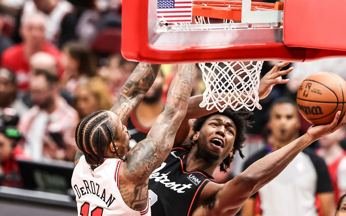 活塞并不缺怀斯曼（右）这样的高顺位新秀，但这支年轻的球队找不到赢球的钥匙。  图/新华社