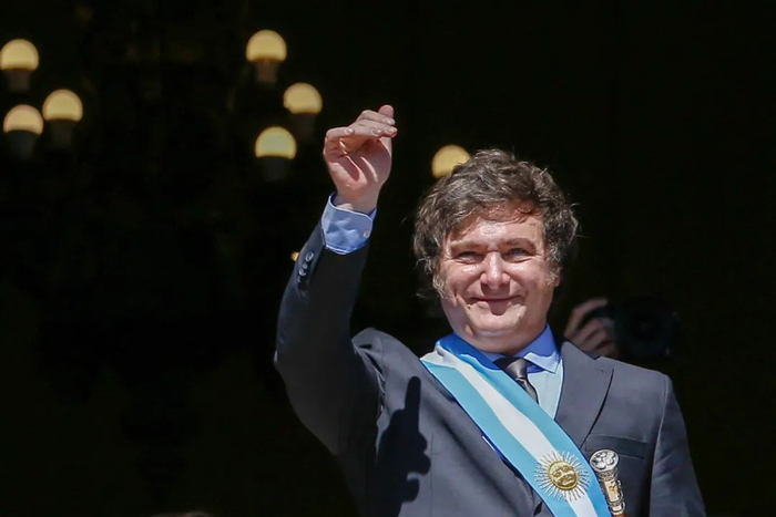 ▲当地时间2023年12月10日，阿根廷当选总统哈维尔·米莱在首都布宜诺斯艾利斯议会大厦宣誓就职。图/IC photo