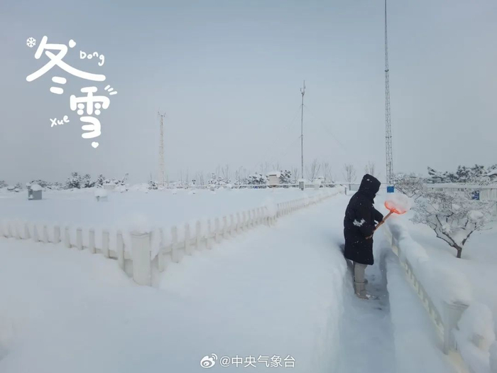 图为12月22日早威海文登气象观测站 拍摄：崔宜少