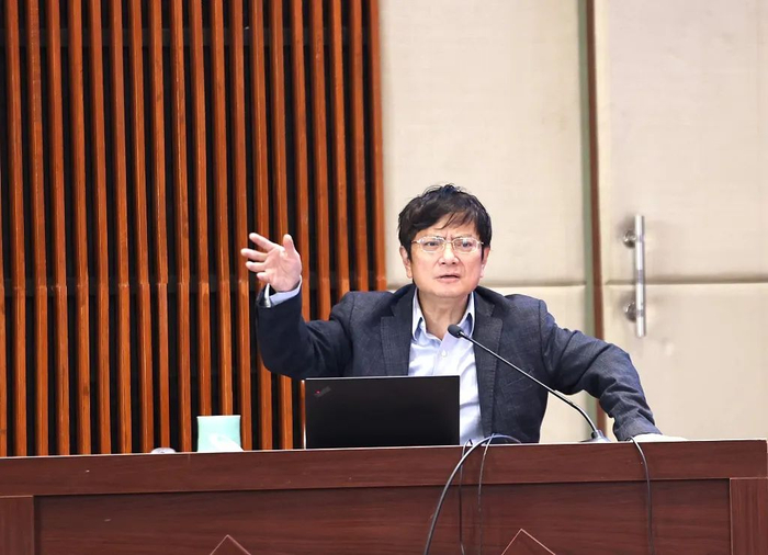 "网红校长"郑强卸任|太原理工大学|郑强|浙江大学_新浪新闻