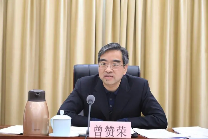 曾赞荣(资料图 来源:山东省生态环境厅)据公开简历,曾赞荣是二十届