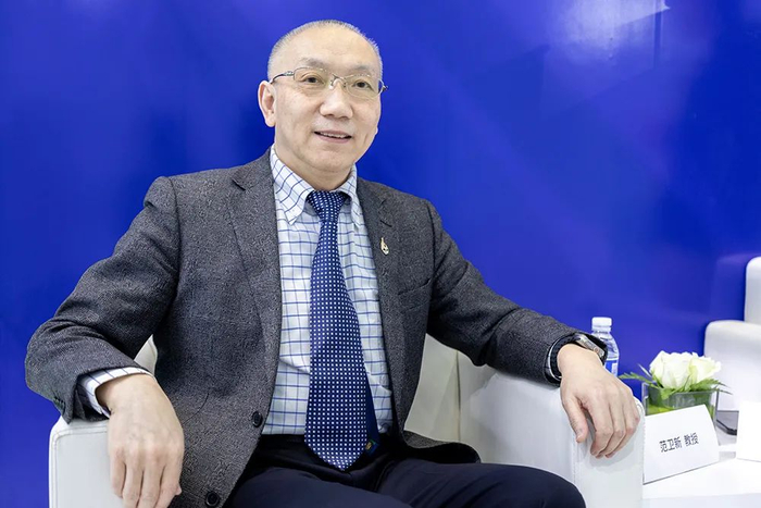 江苏省人民医院皮肤科主任医师范卫新教授