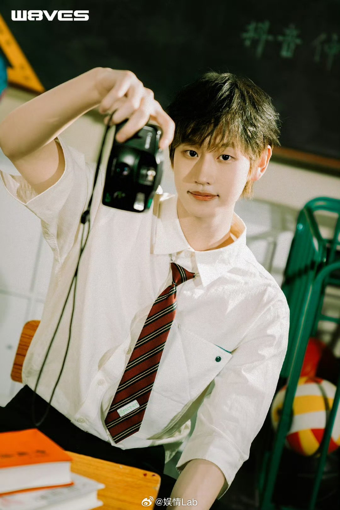 丨@ak刘彰本人 新歌《back off》即将在12月25日零点上线……|新歌|刘