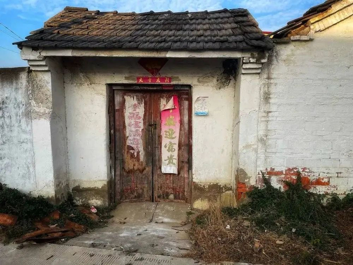 长官镇内的旧屋 图源：时代周报记者 傅一波