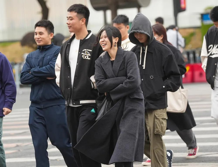 广州成功入冬，这回没有“白冷”/梁怿韬 实习生 樊雨晴 摄