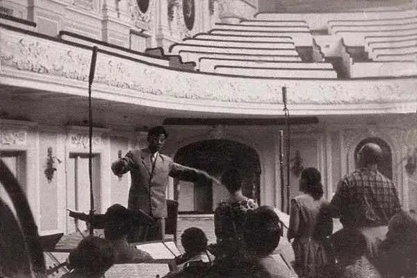 △1960年，曹鹏在莫斯科排练。