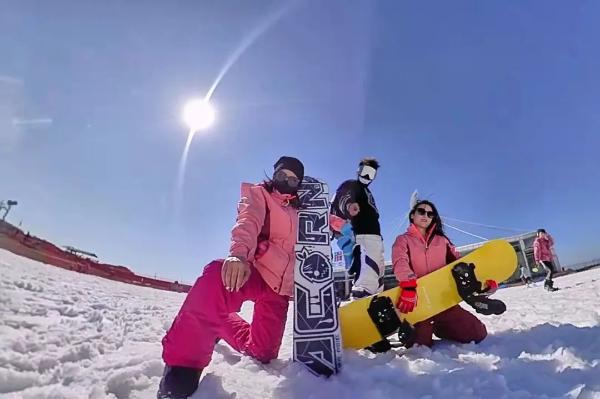 南國冰雪城貴州六盤水烏蒙滑雪場雲上雪野自由暢滑