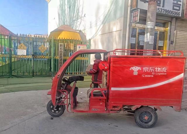 地震后甘肃青海京东小哥配送不间断京东物流还运输数十批物资到达