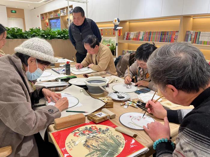 進博會成果落地社區食堂開展認知症介護合作光明食品