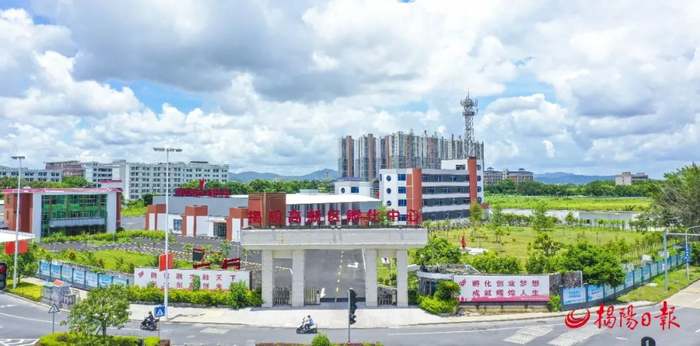 高新区孵化中心。