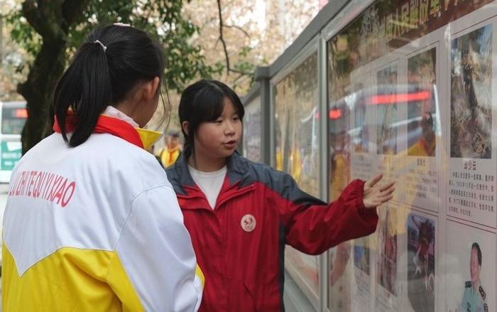 六枝特區國防教育示範街讓群眾近距離感受國防的時代魅力