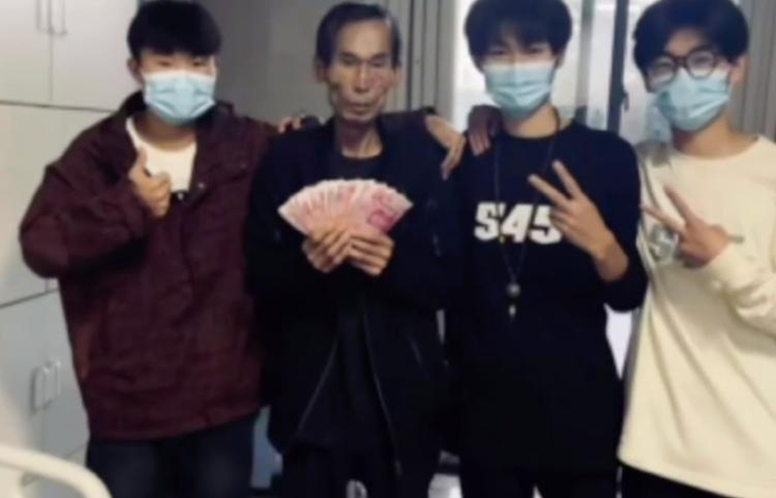 大学生为“千百意老爷爷”发起众筹（图片来源于网络）