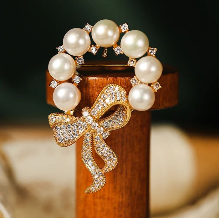 这些胸针美哭了!山茶花,蝴蝶,珊瑚.戴上一辈子不过时