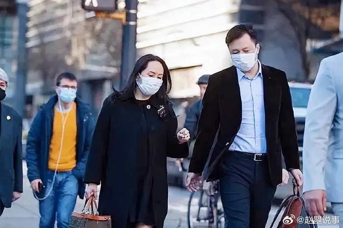 孟晚舟拥有过两次婚姻,育有四个孩子……