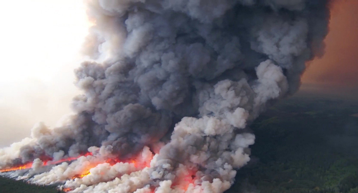 当地时间2023年6月7日，加拿大不列颠哥伦比亚省，当地野火火情依然严峻。