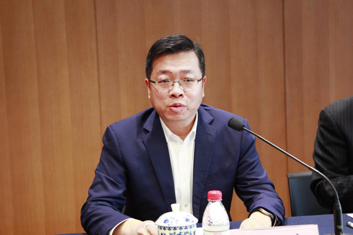 上海信托党委书记,总经理),孙庆文(建信信托党委副书记,总裁),王卓